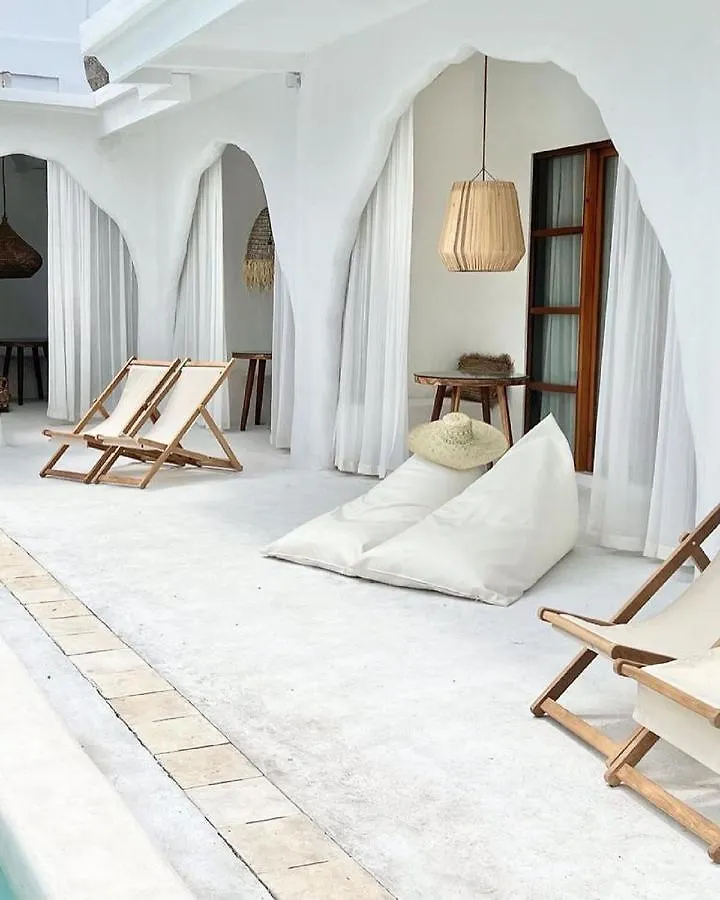 Sal Central Uluwatu  Bed & Breakfast