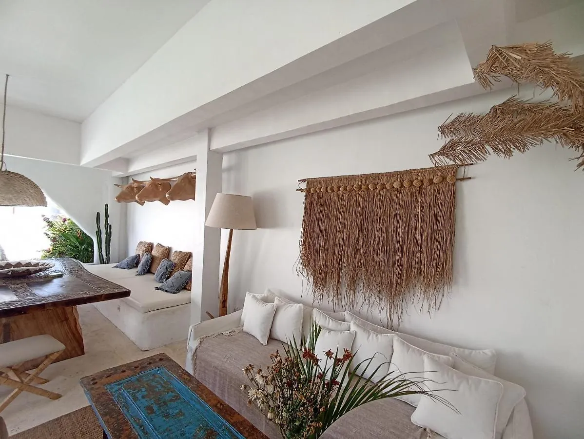 *** Bed & Breakfast Sal Central Uluwatu  Indonesia