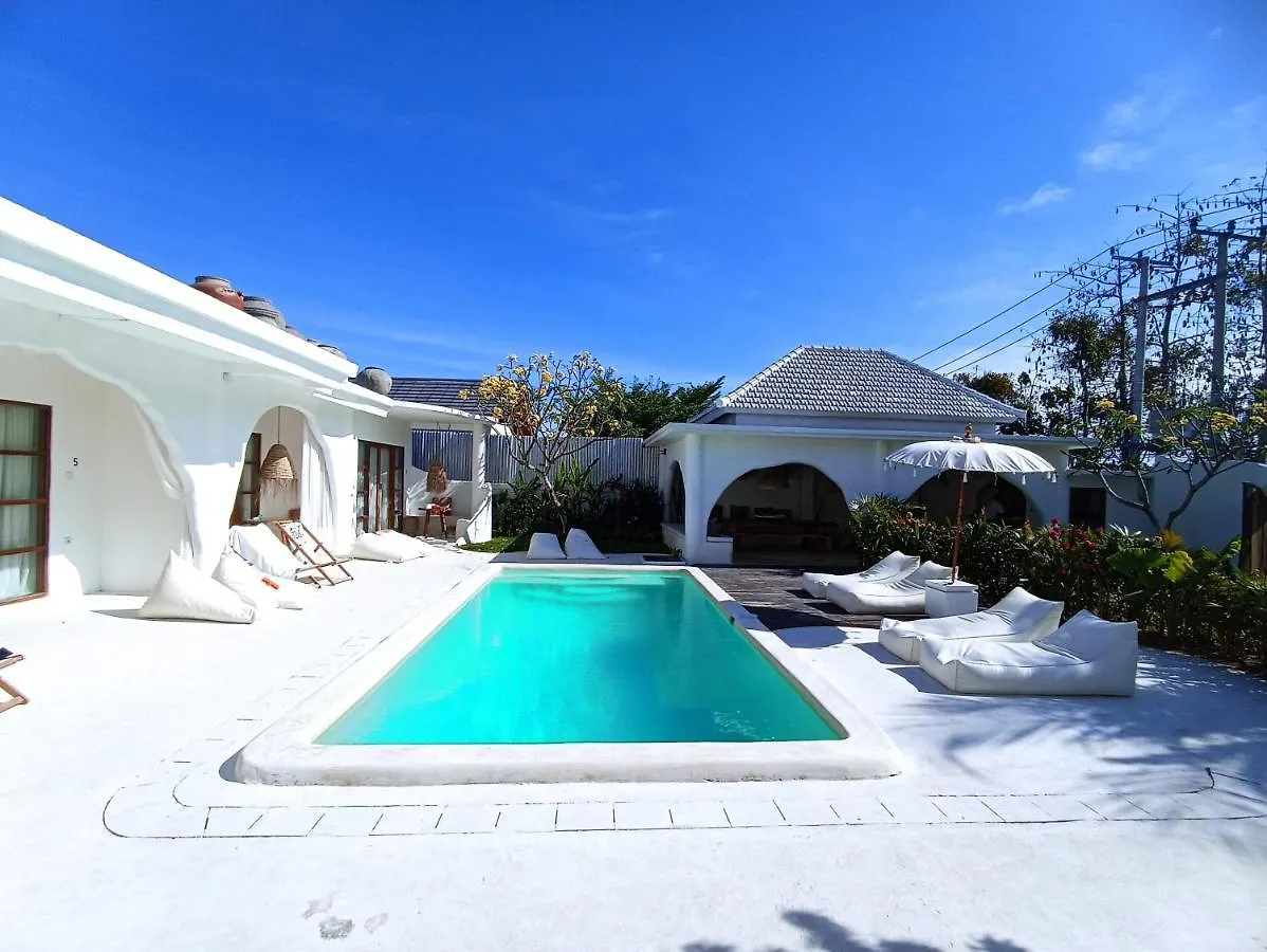 *** Bed & Breakfast Sal Central Uluwatu  Indonesia